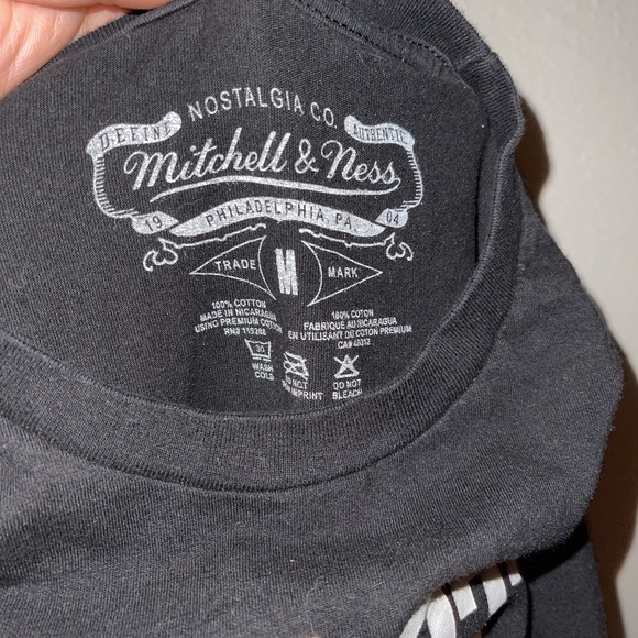 Charlotte Hornets Logo Tee by Mitchell & Ness: Adult Medium: NBA Throwback - Picture 4 of 4